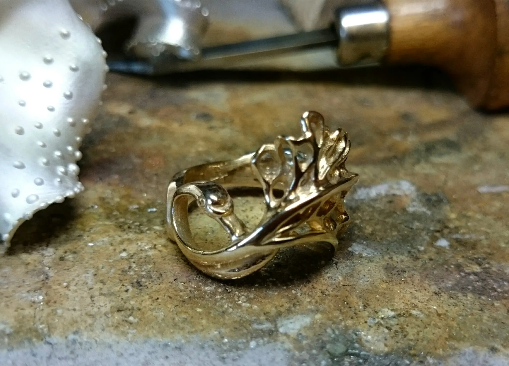 14ct Gold Graceful Children Of Lir Ring