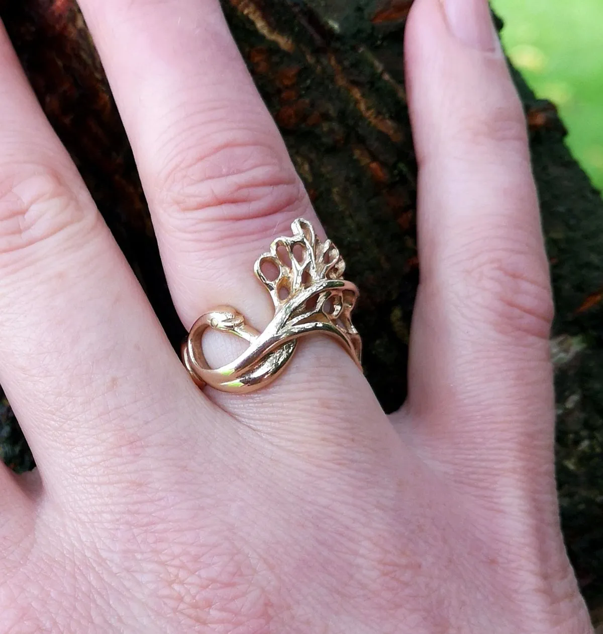 14ct Gold Graceful Children Of Lir Ring