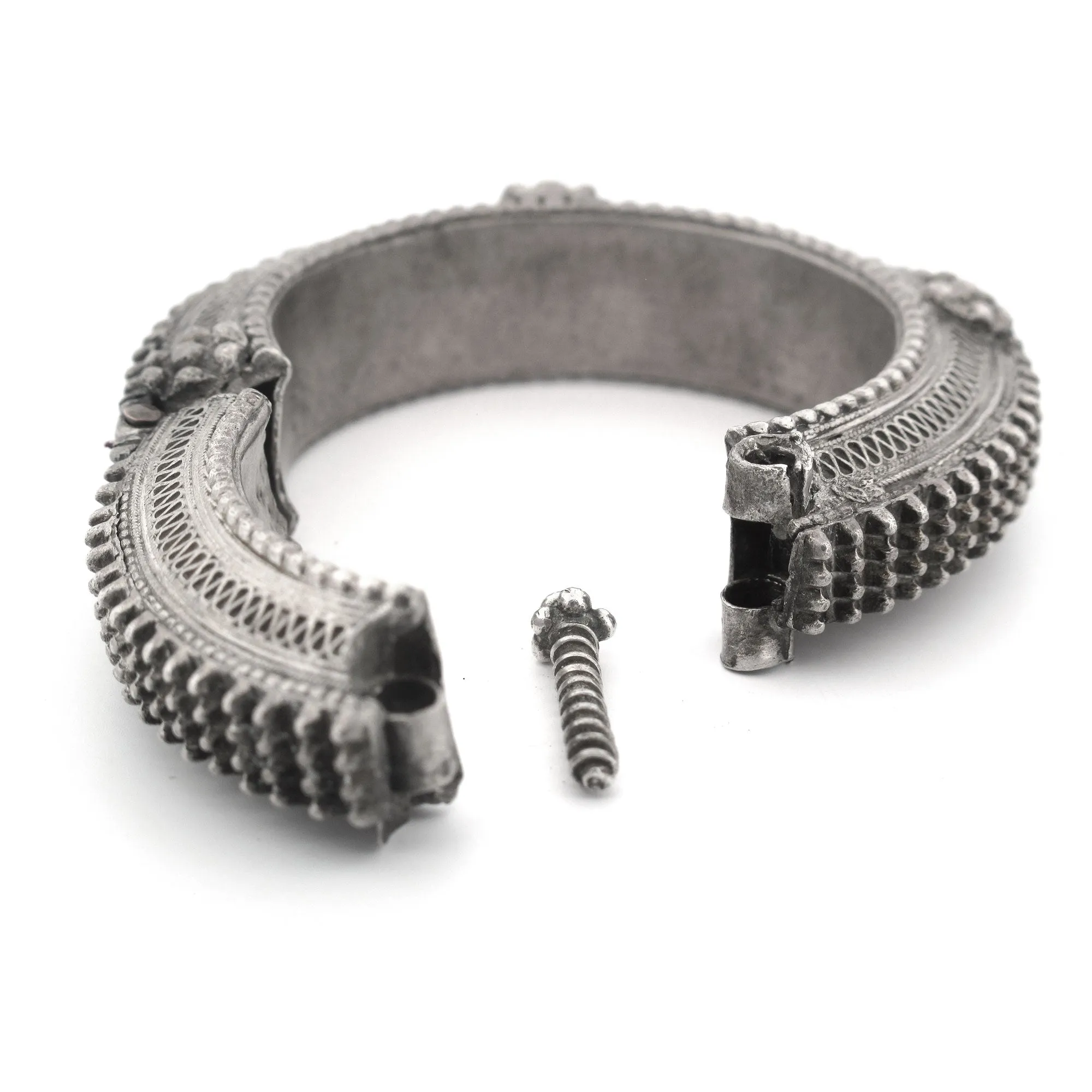 Antique Hinged Bangle Bracelet, Rajasthan, India, sterling silver. j-brvs987