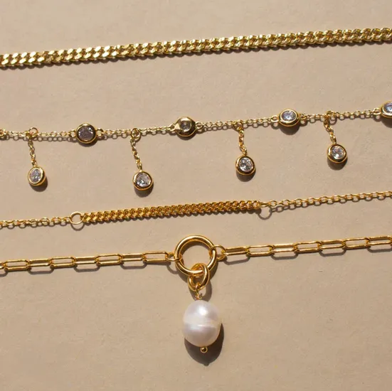 Arabella Shaker Crystal Teared Necklace In Gold
