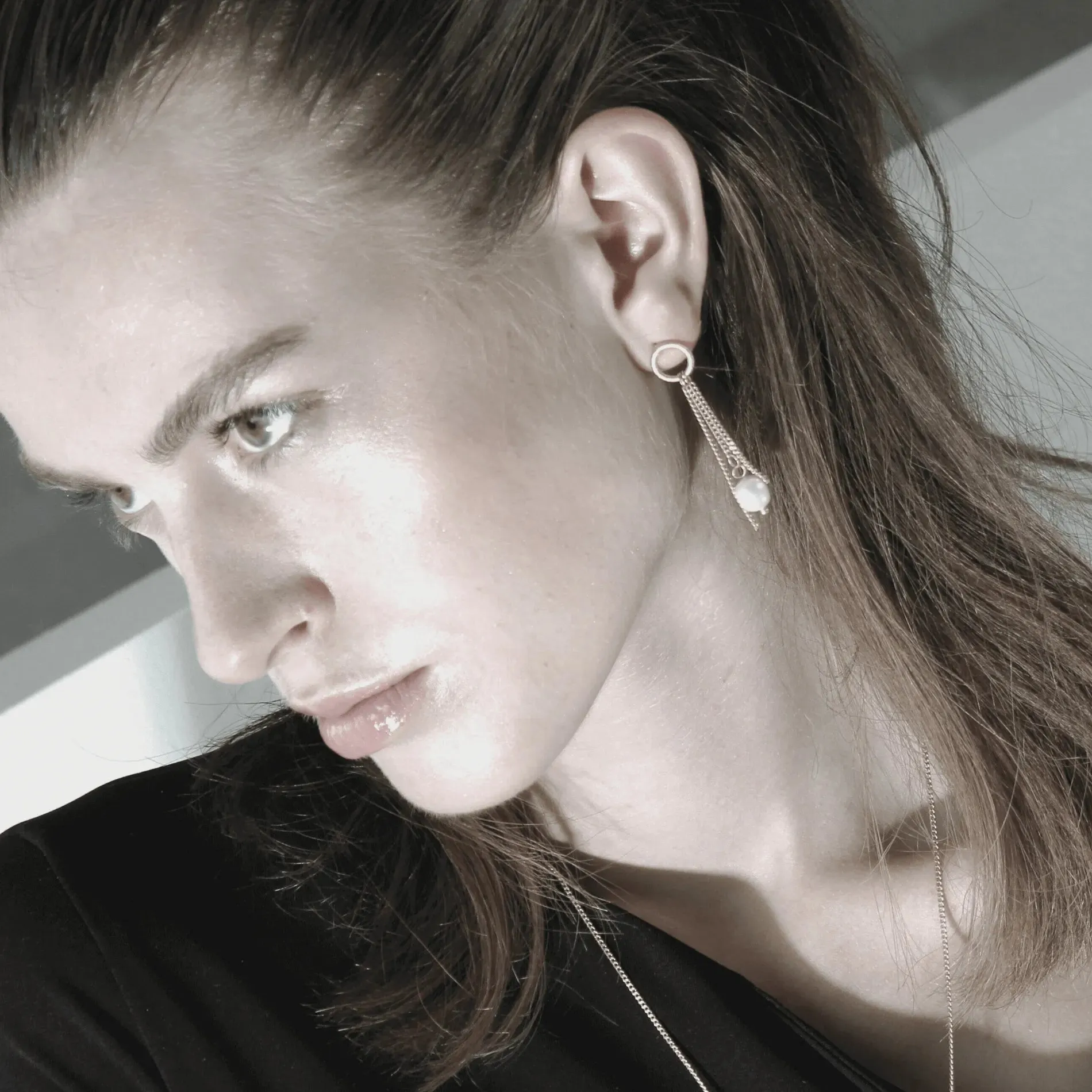 Audrey Simple Glow Pearl Earring Silver Plating