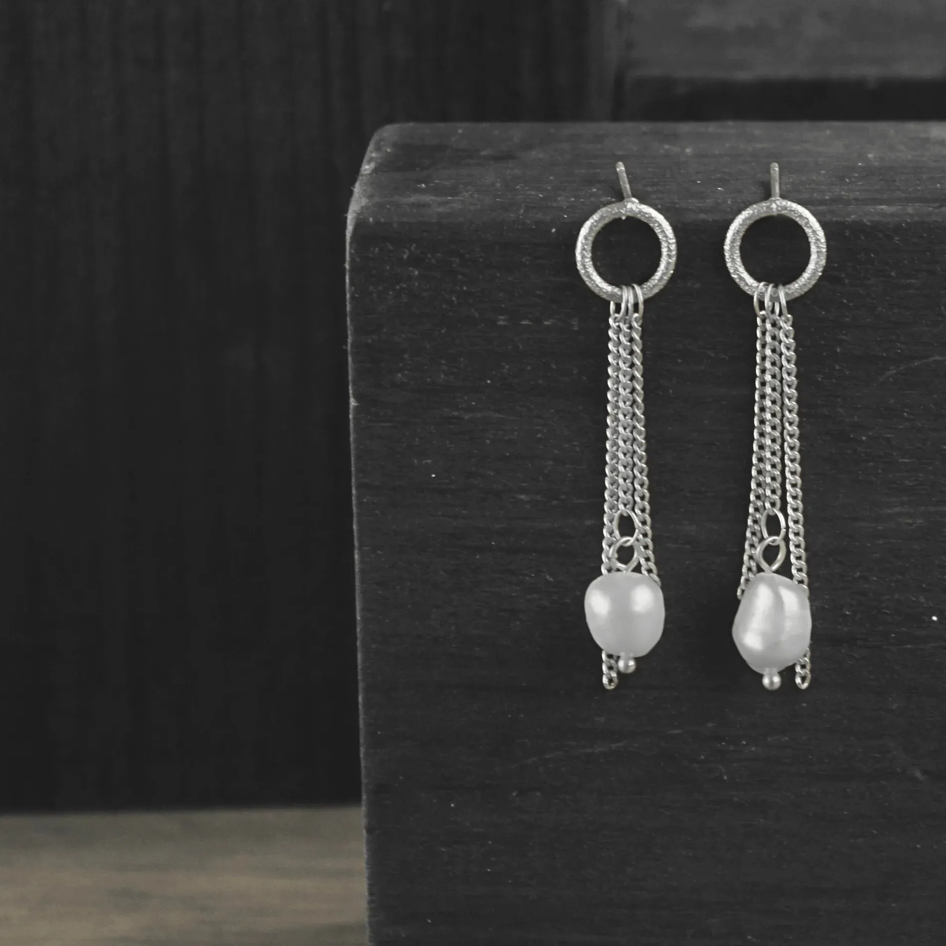 Audrey Simple Glow Pearl Earring Silver Plating