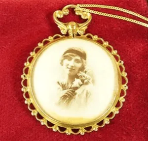 Cased Antique Fully Hallmarked Gold Photo Locket With Original Photographs 1900s And Necklace