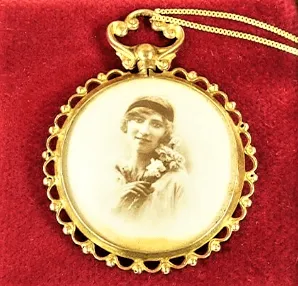 Cased Antique Fully Hallmarked Gold Photo Locket With Original Photographs 1900s And Necklace