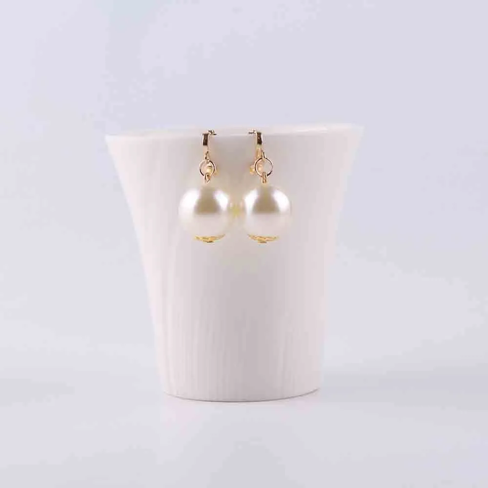 Classic simple Elegant 14mm big imitation pearl clip on earrings
