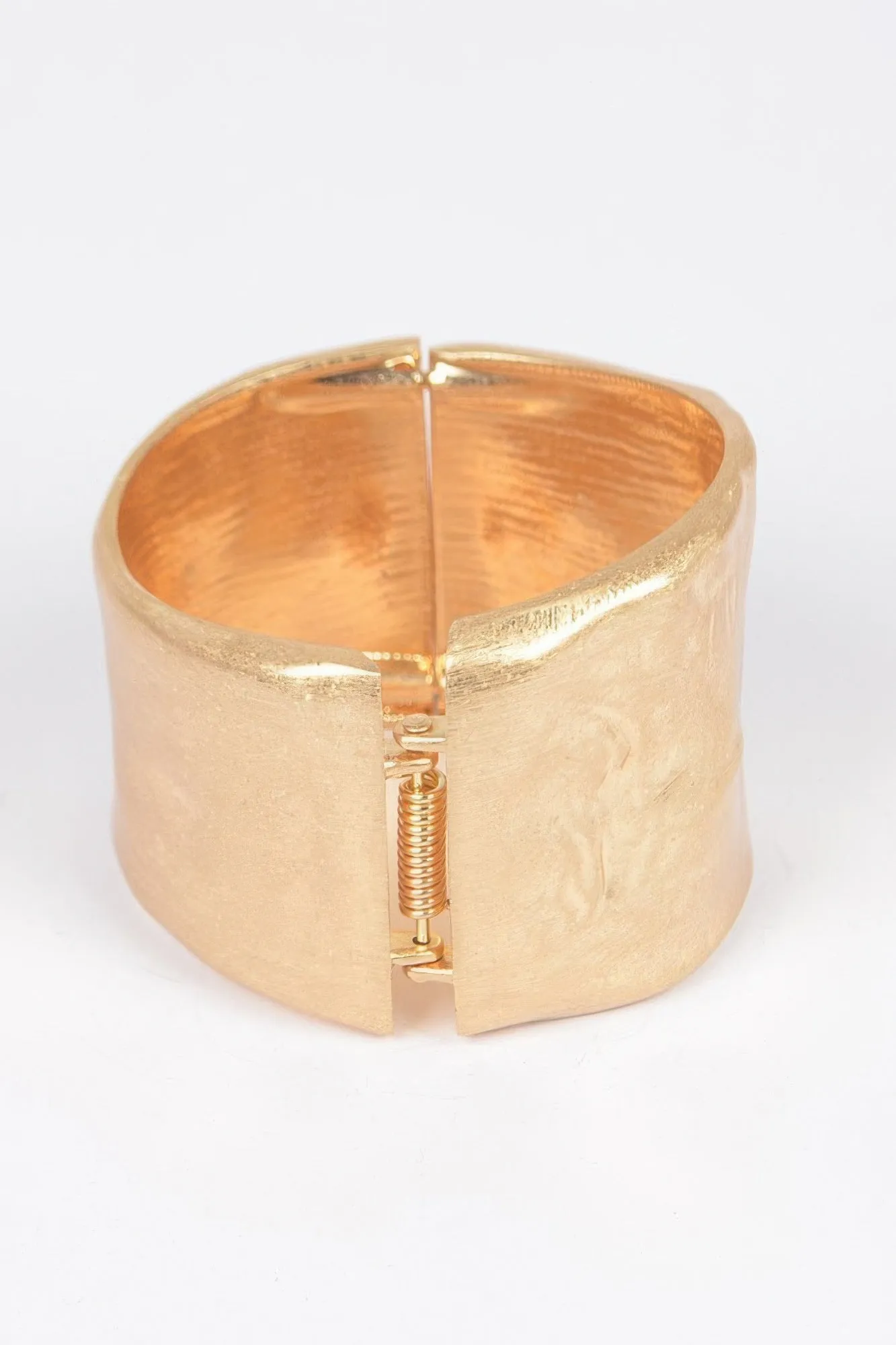 Cuff It Spring Hinge Cuff