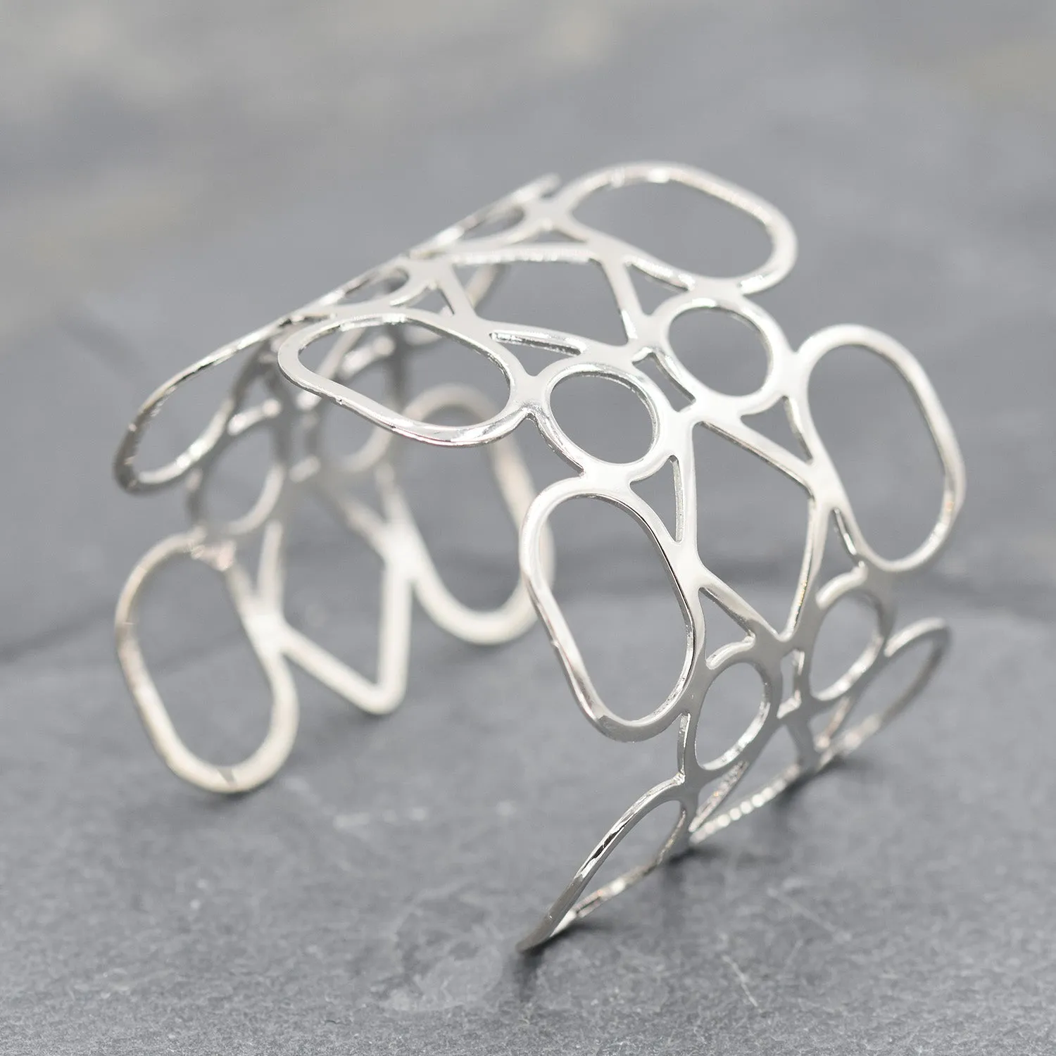 Delicate filagree circles bangle