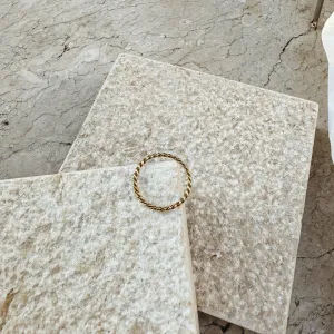 Graceful Twist Ring