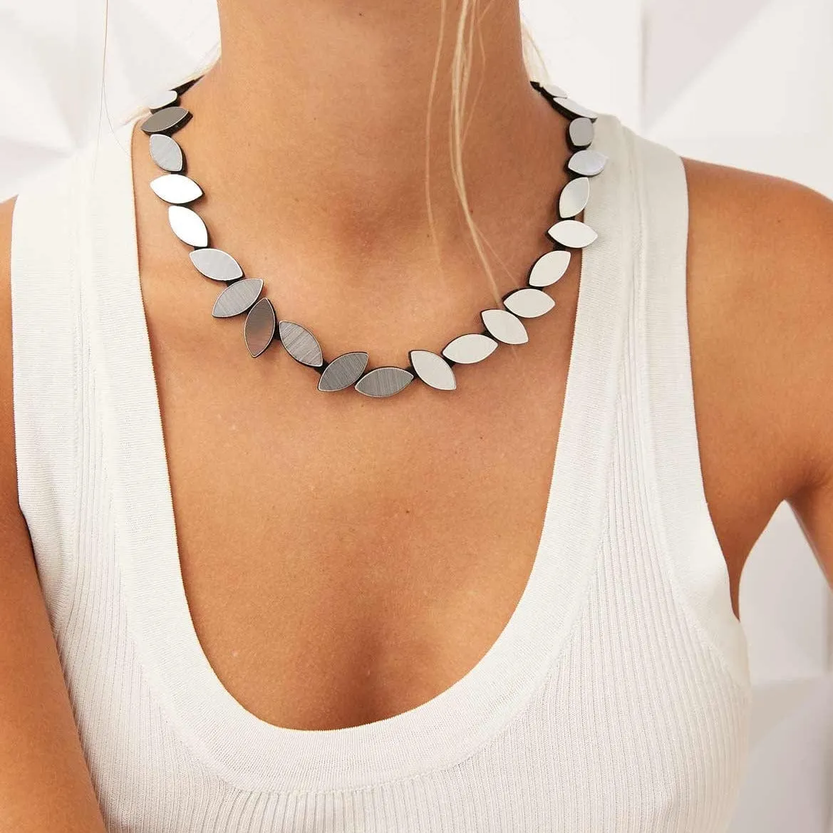 Kate Leaves Necklace Silver