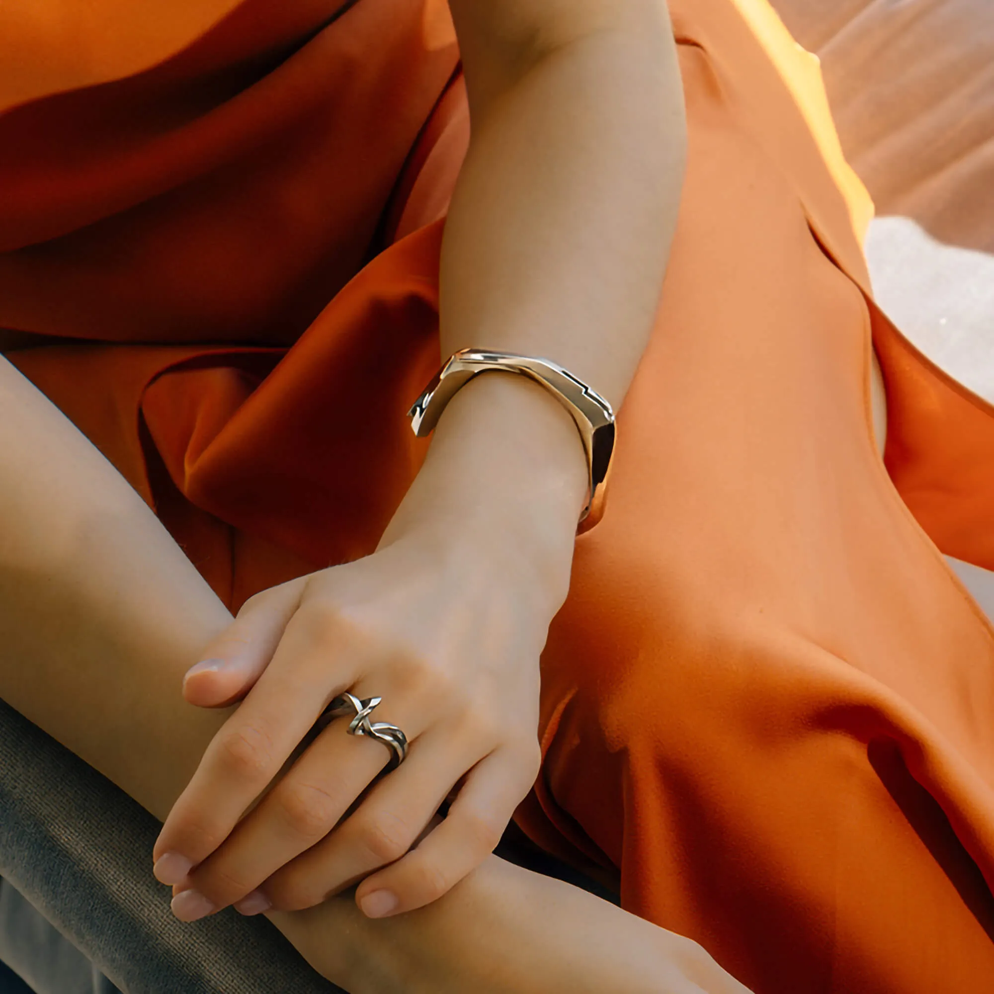 Oblique Cuff