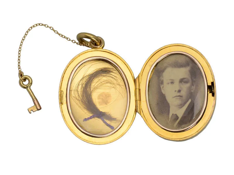 Rare 18k Gold Locket & Working Key