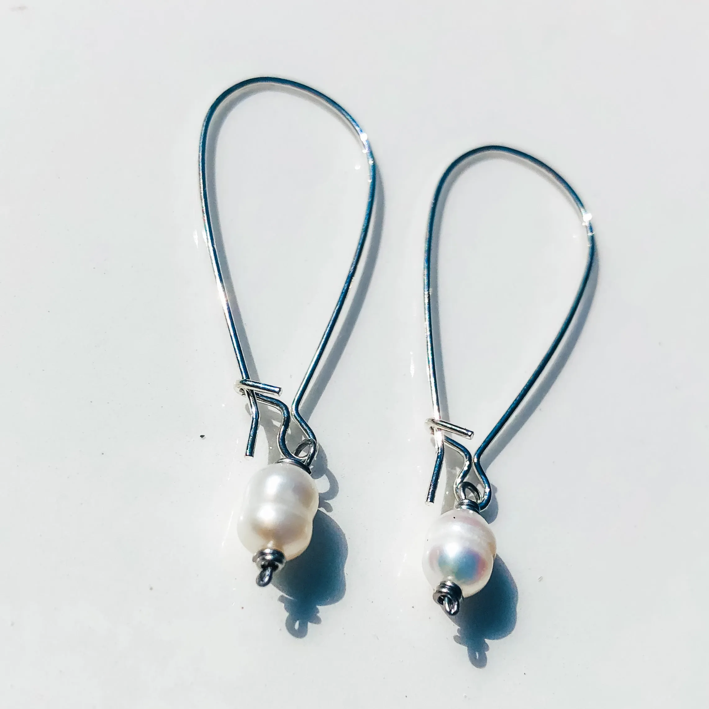 Simple Pearl Earring