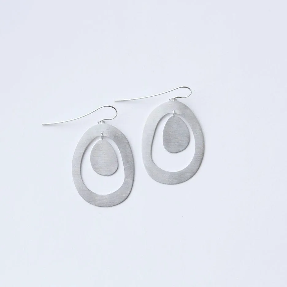 Stepping Stone link Wire Earring