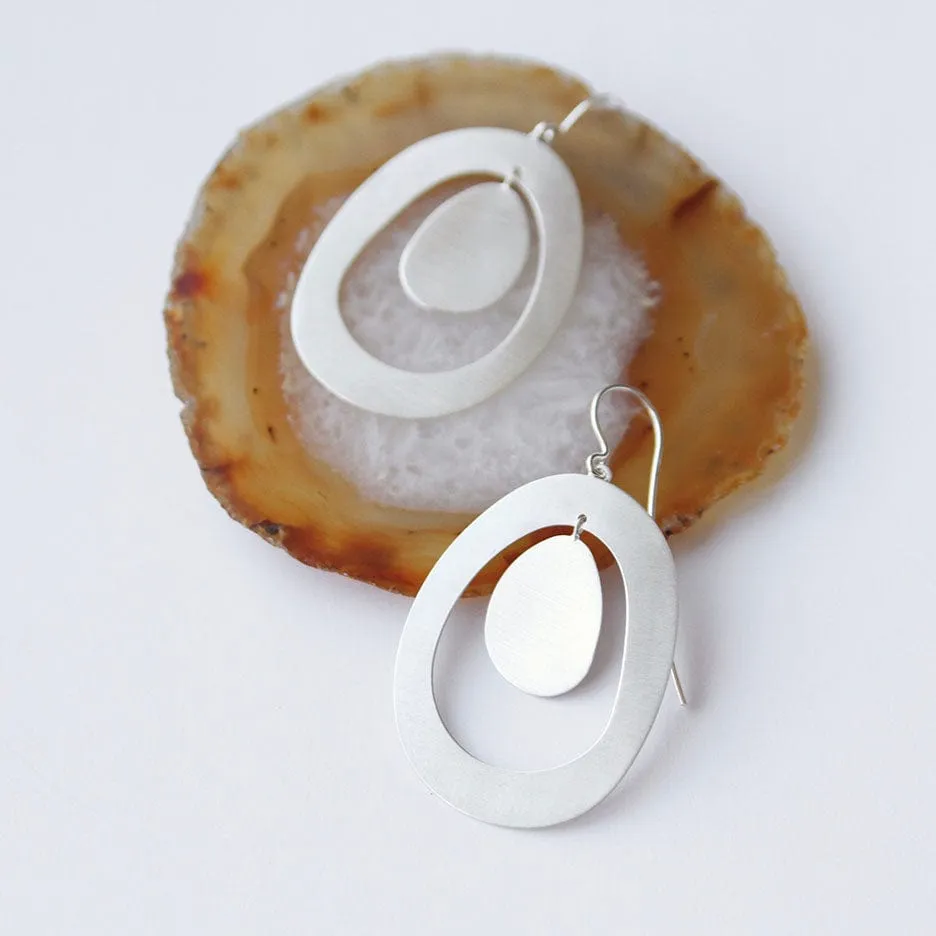 Stepping Stone link Wire Earring