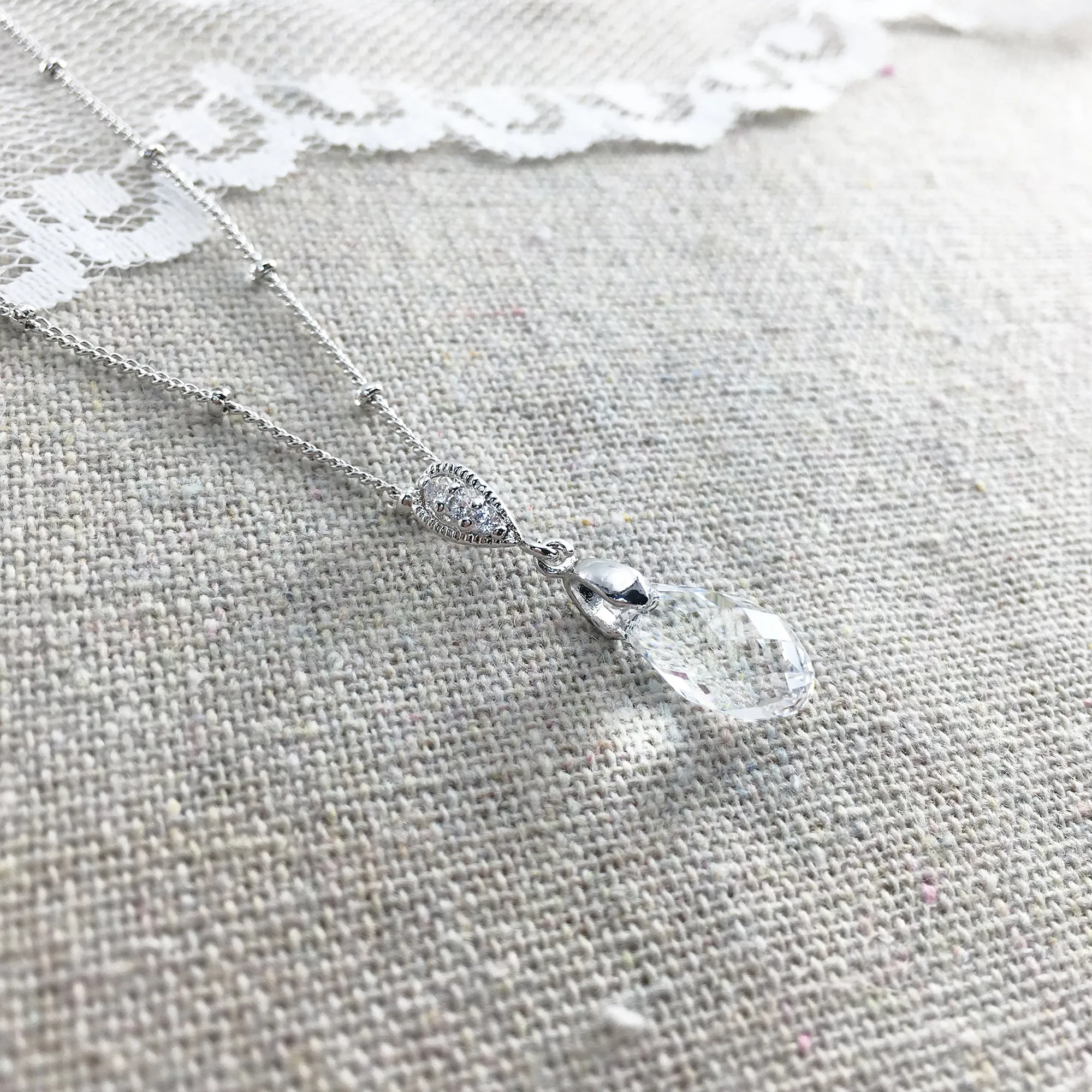 Sway Teardrop Necklace