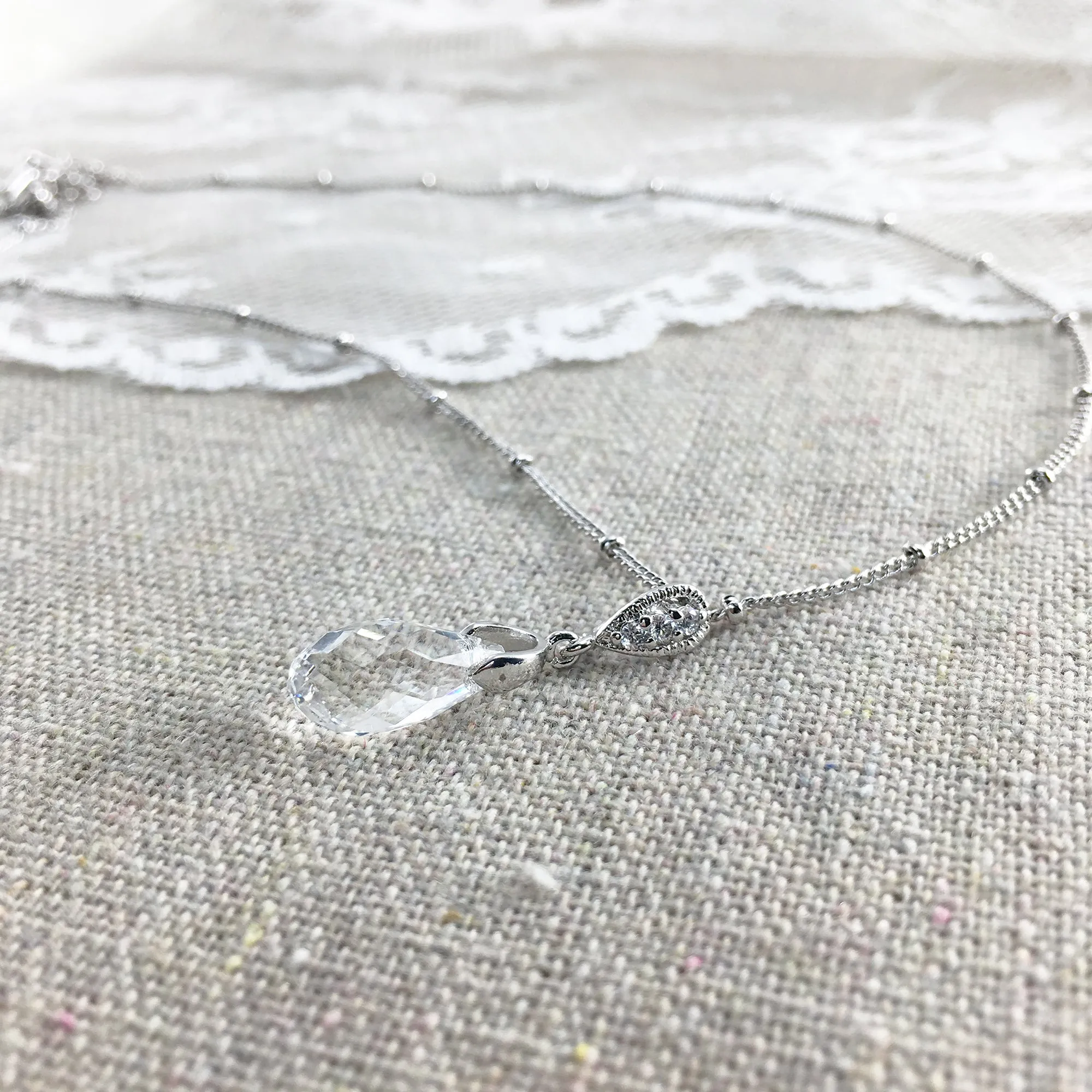 Sway Teardrop Necklace