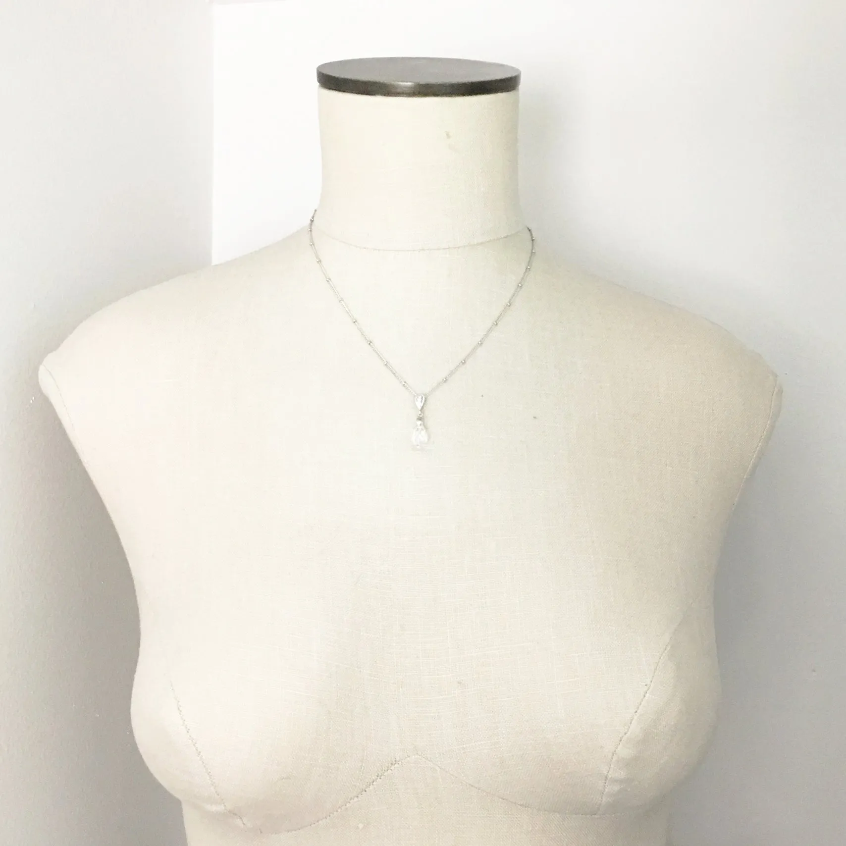 Sway Teardrop Necklace