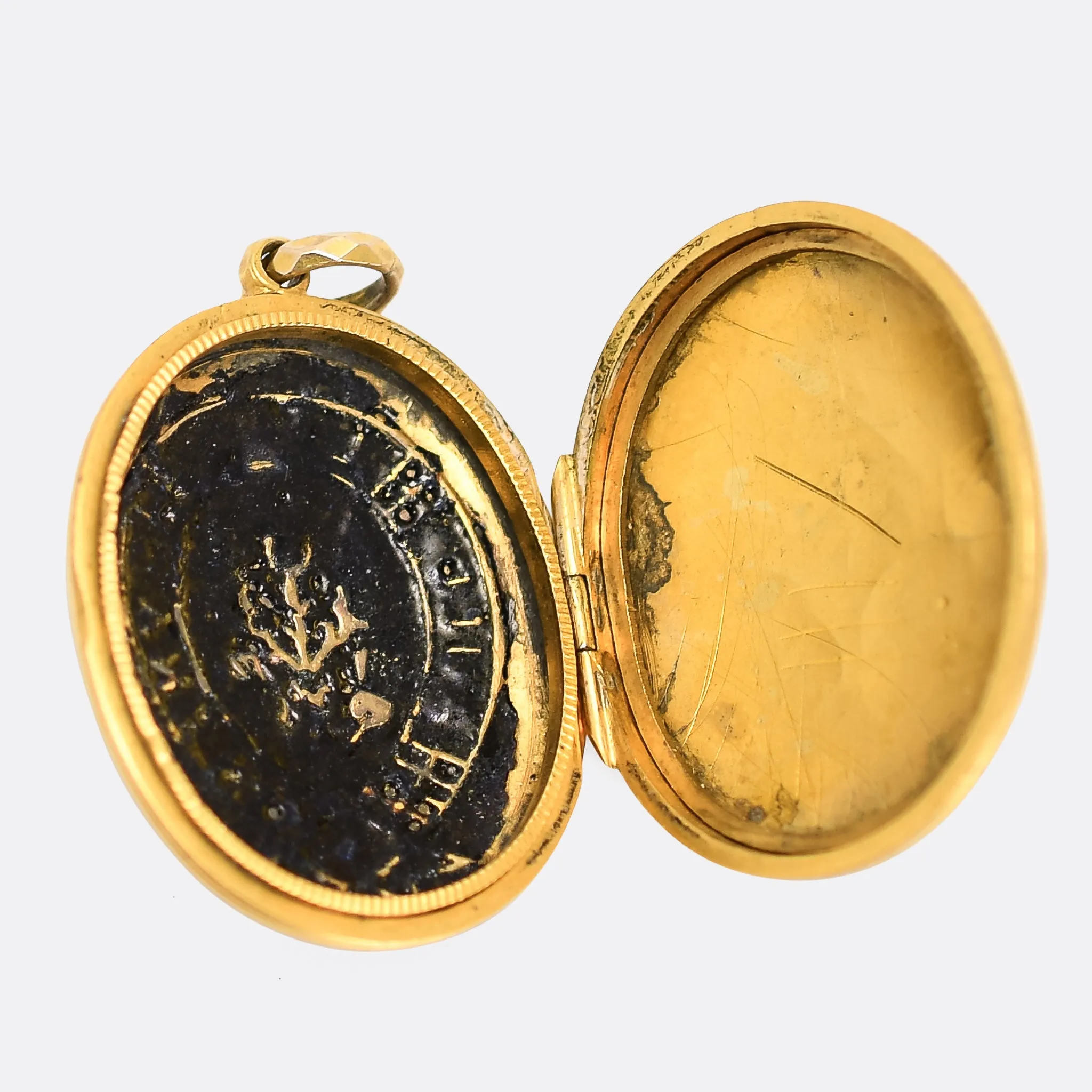 Victorian "Auld Lang Syne" Locket