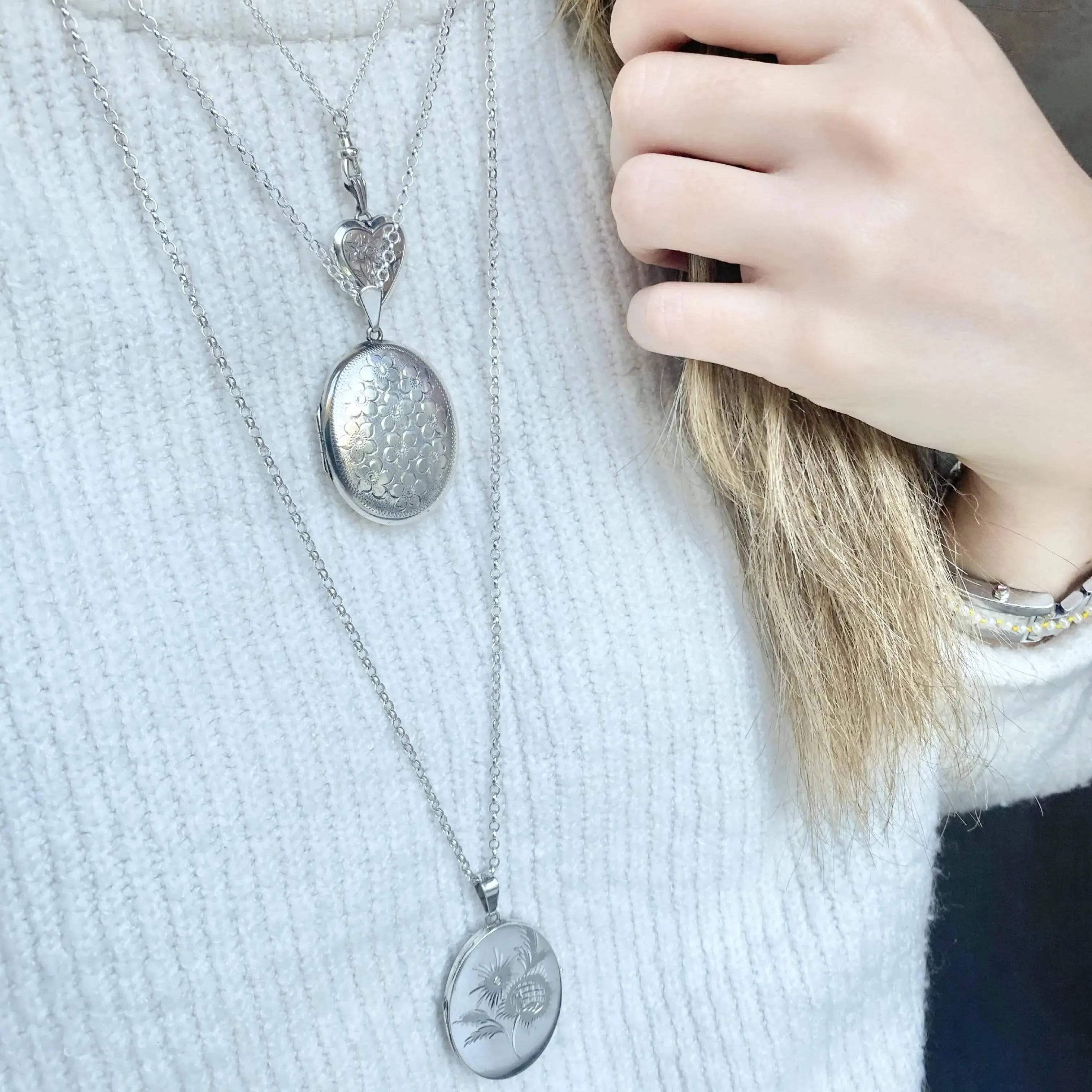 Vintage 1960s Heart Flower Silver Locket Necklace