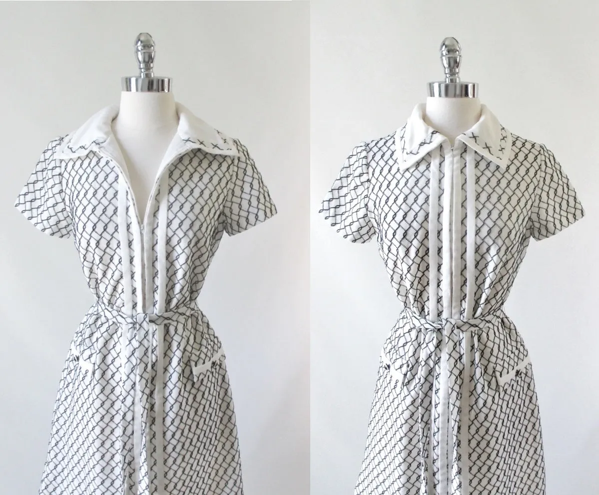 Vintage 60's Black & White Belted Shift Dress M